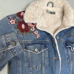 TOP SHOP Blue DENIM JACKET with Floral Embroidery  4 pockets SHERPA LINED LOOK